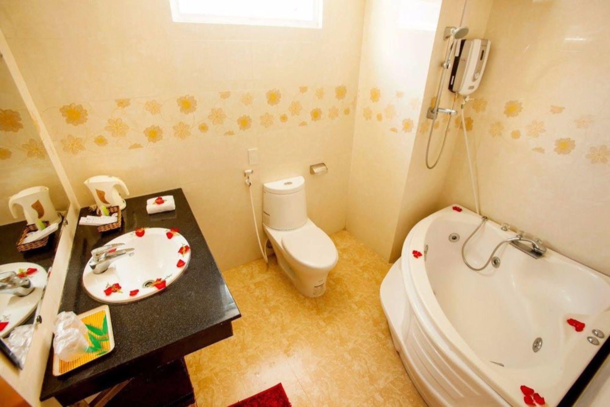 Art Boutique Hotel Нячанг Екстер'єр фото